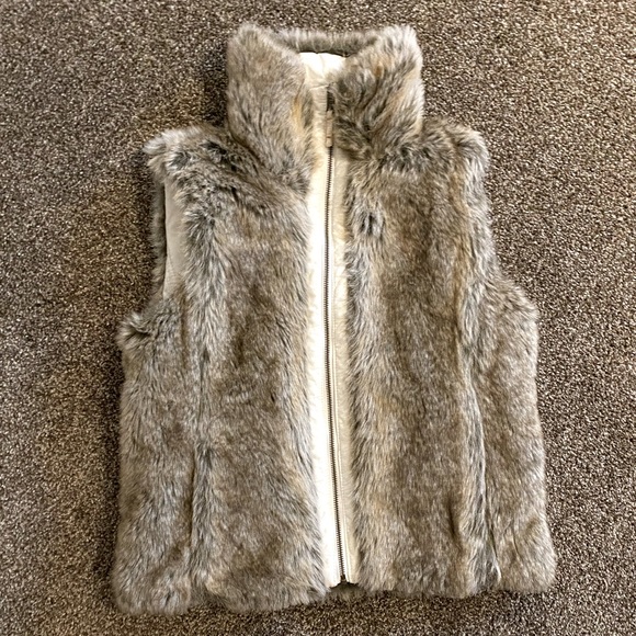 Esprit women’s reversible faux fur vest - Picture 1 of 3